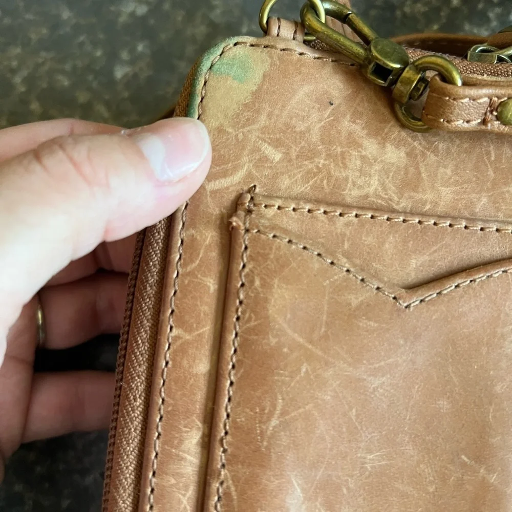 The Sak‎ Silverlake Leather Smartphone Crossbody Embossed Checkered